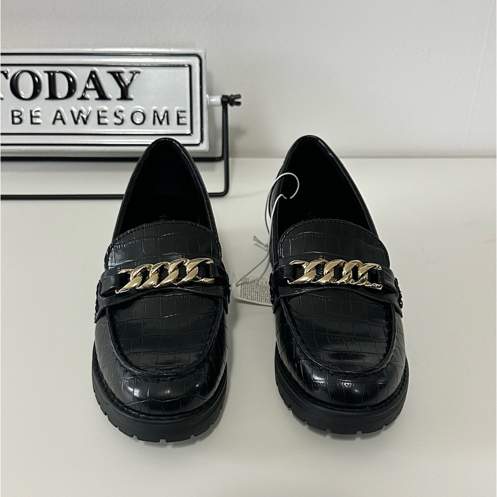 NWT Old Navy Chunky Chain Black Faux Alligator Leather Loafer, Size 7